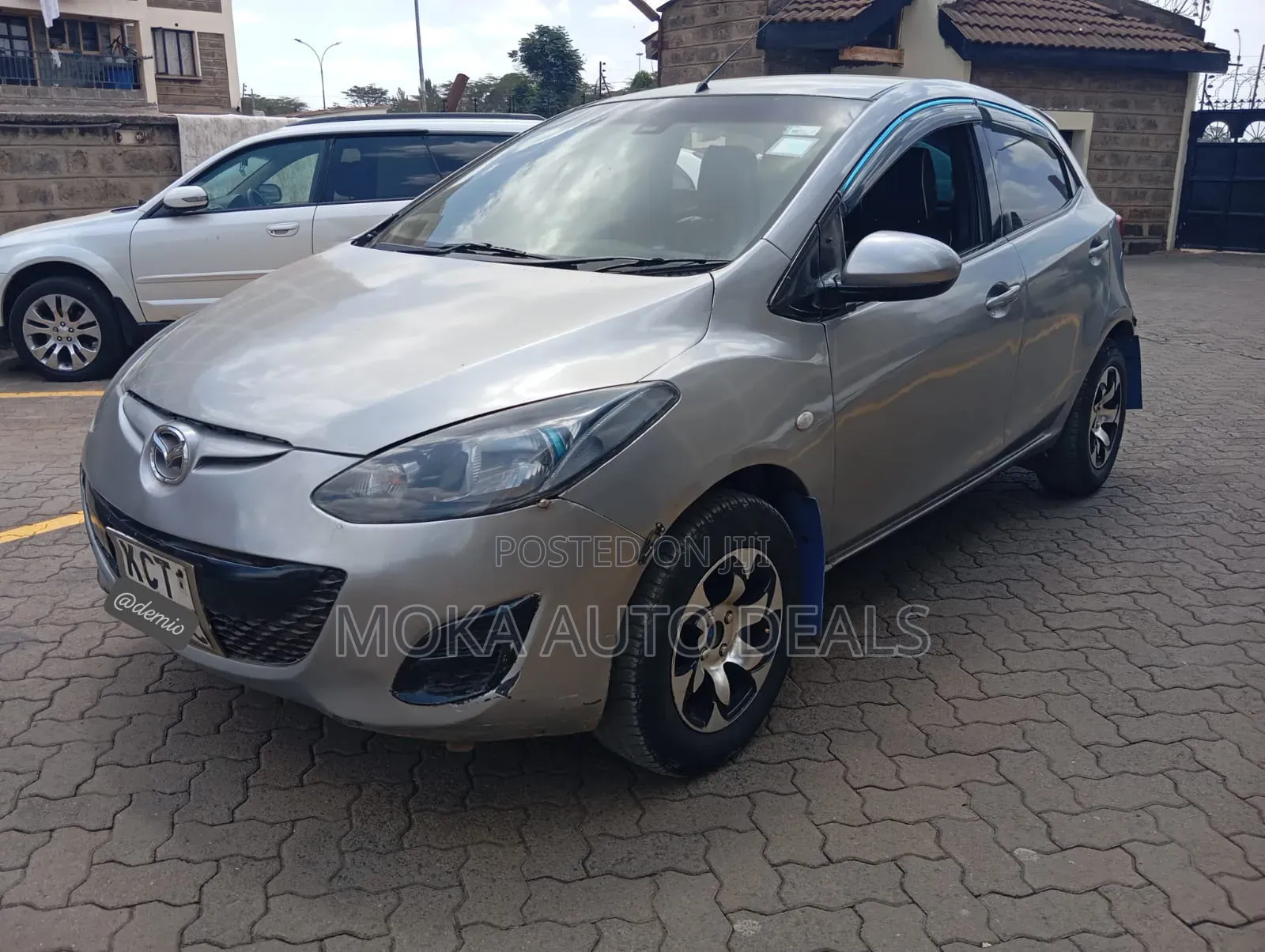 Mazda Demio 2011 Silver