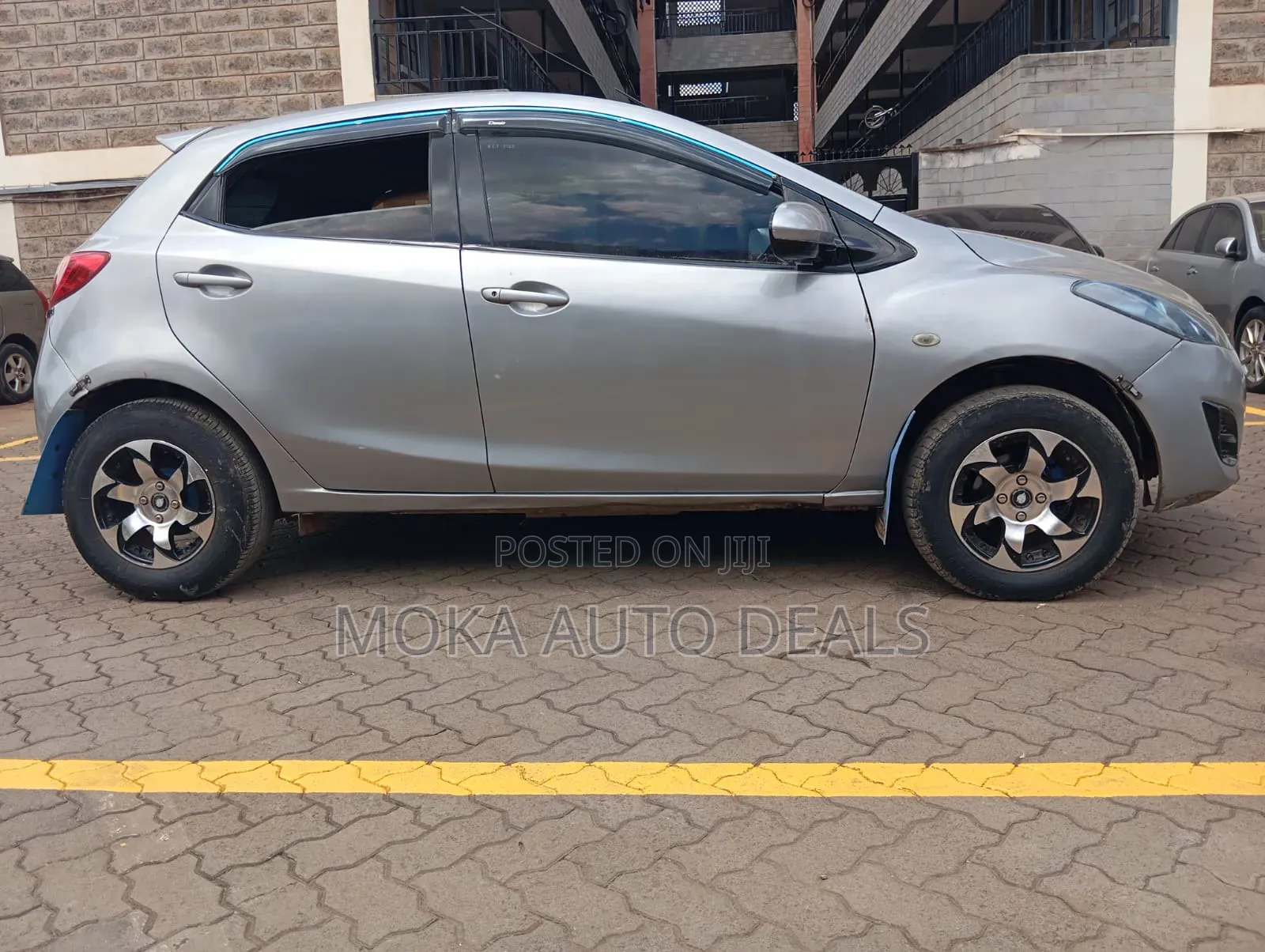 Mazda Demio 2011 Silver