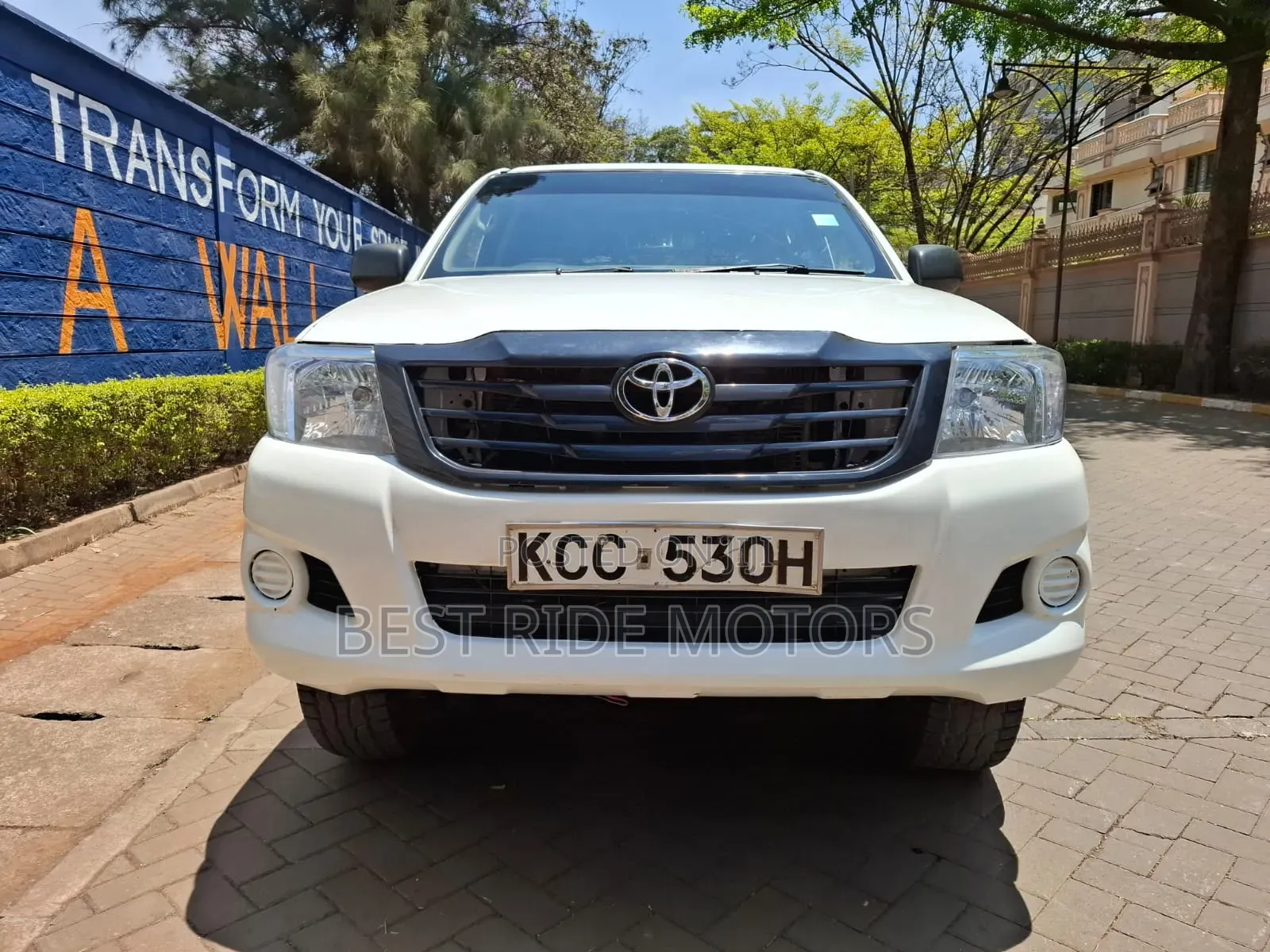 Toyota Hilux 2014 White