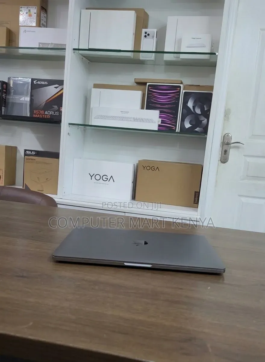 New Laptop Apple MacBook Pro 2020 M1 16GB Apple M1 SSD 1T