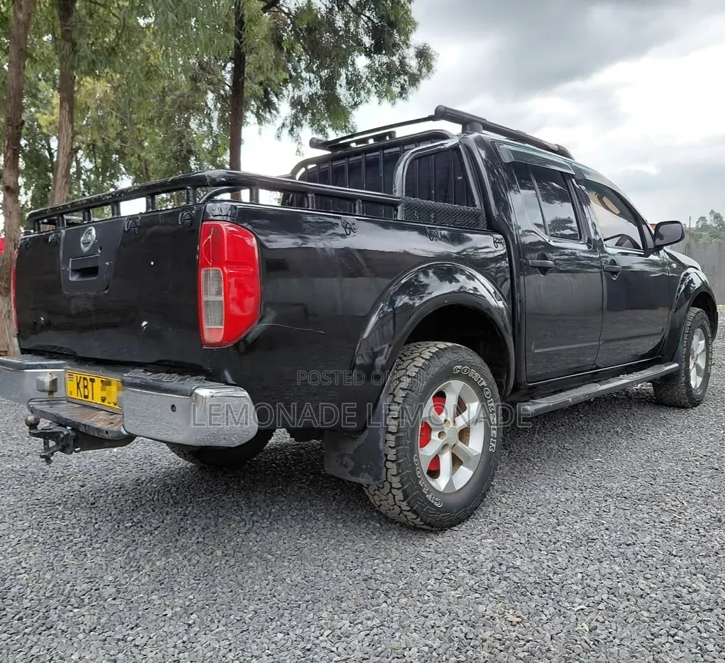 Nissan Navara 2005 Black