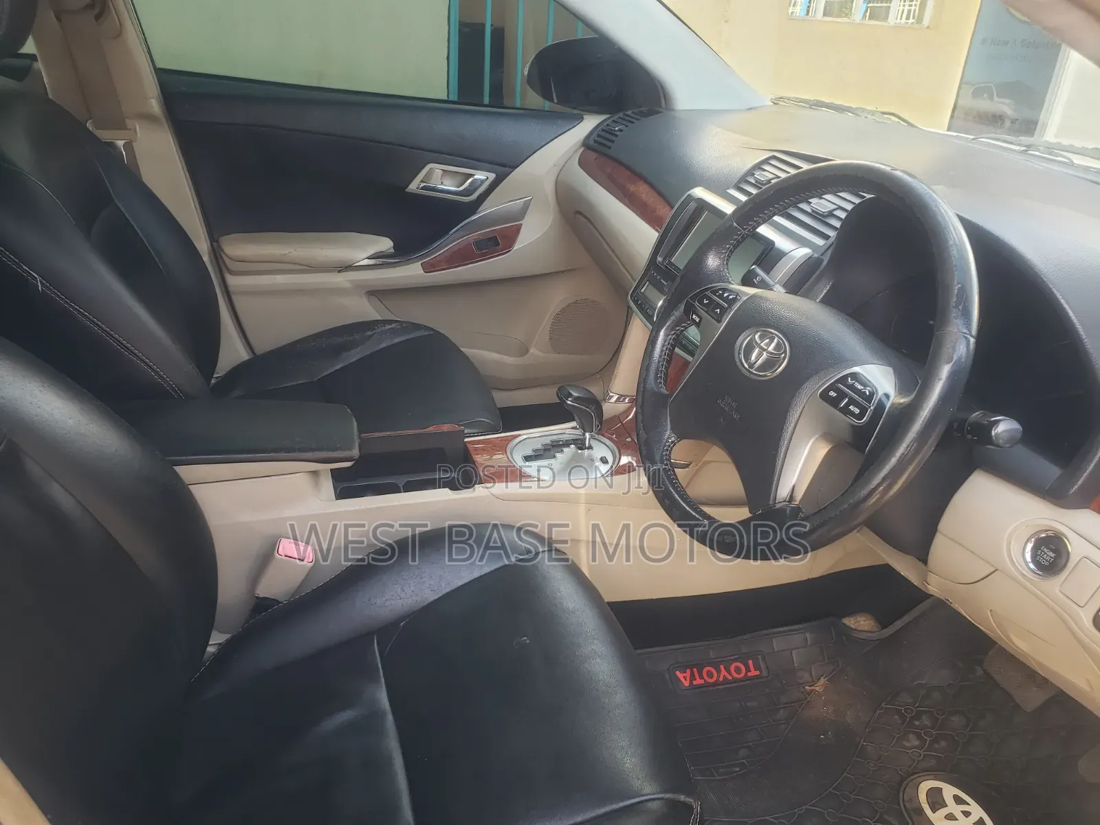 Toyota Premio 2013 White