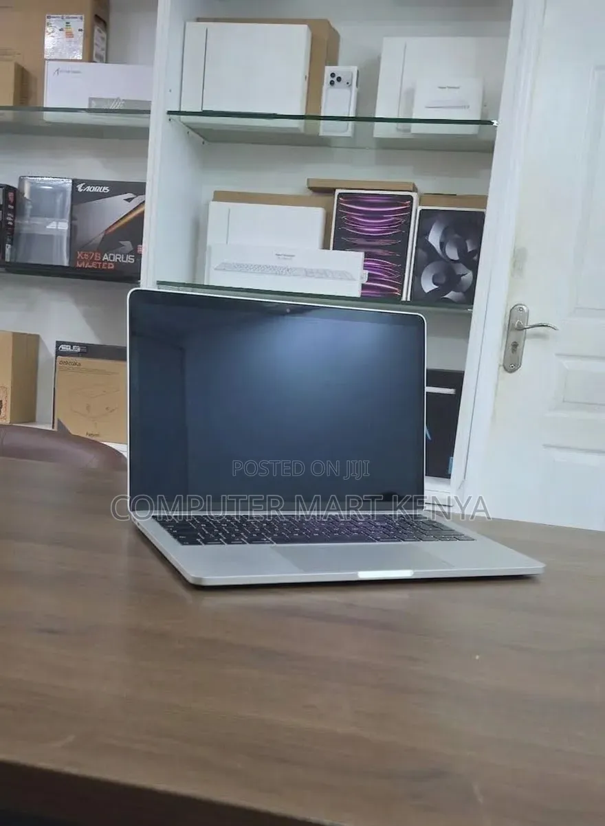 New Laptop Apple MacBook Pro 2019 16GB Intel Core i7 SSD 256GB