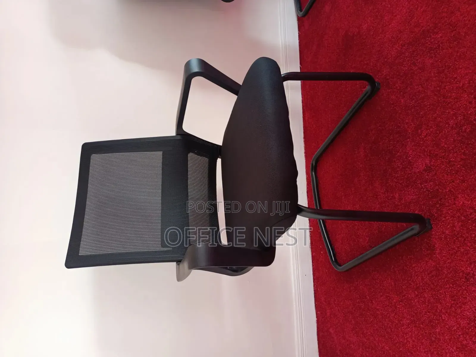 Black Modern Mesh Visitor Chair