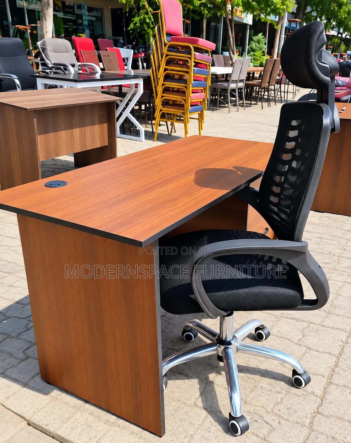 Modern Office Desk With Ergonomic Mesh Chair