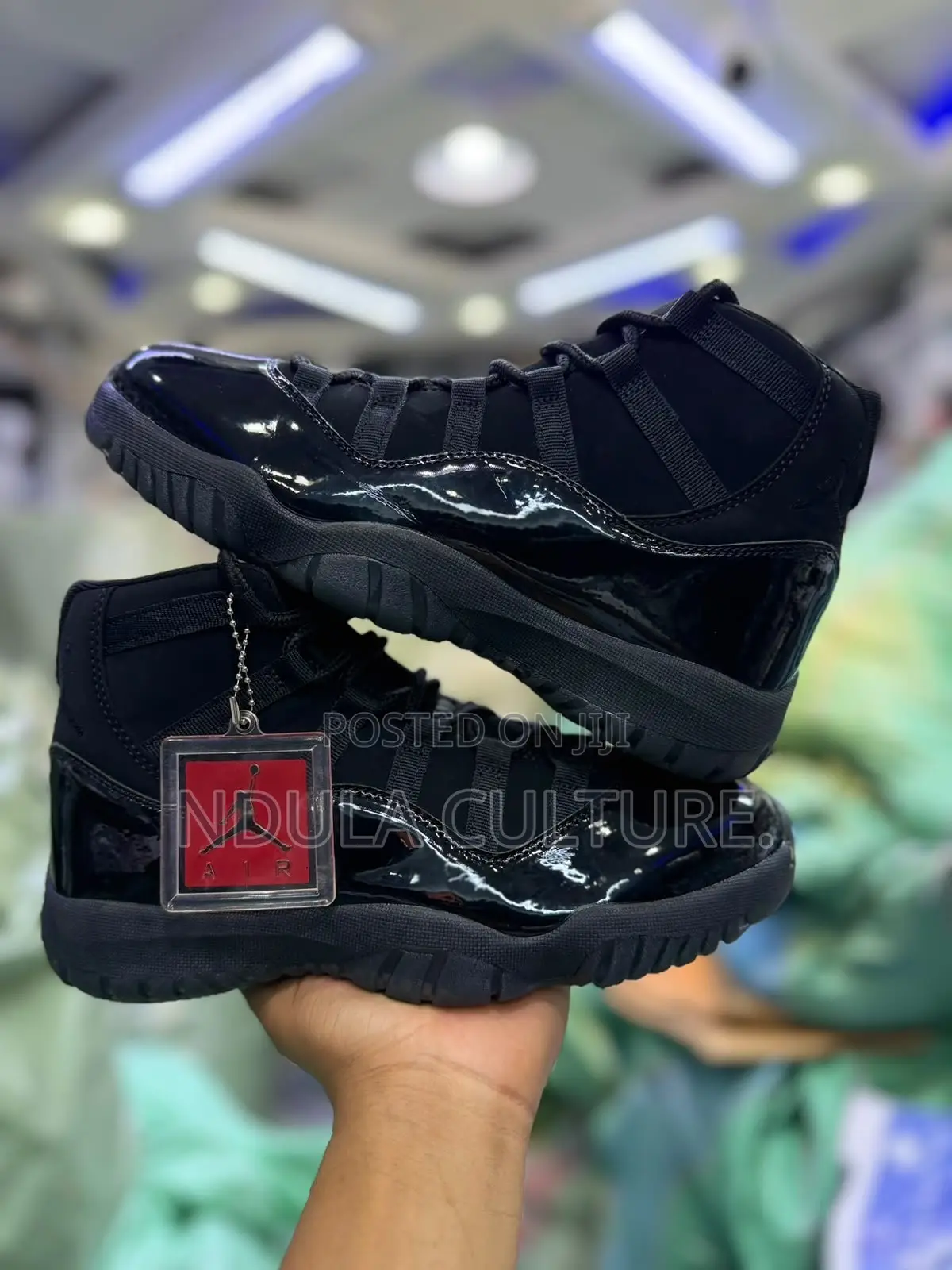 Jordan 11 Triple Black