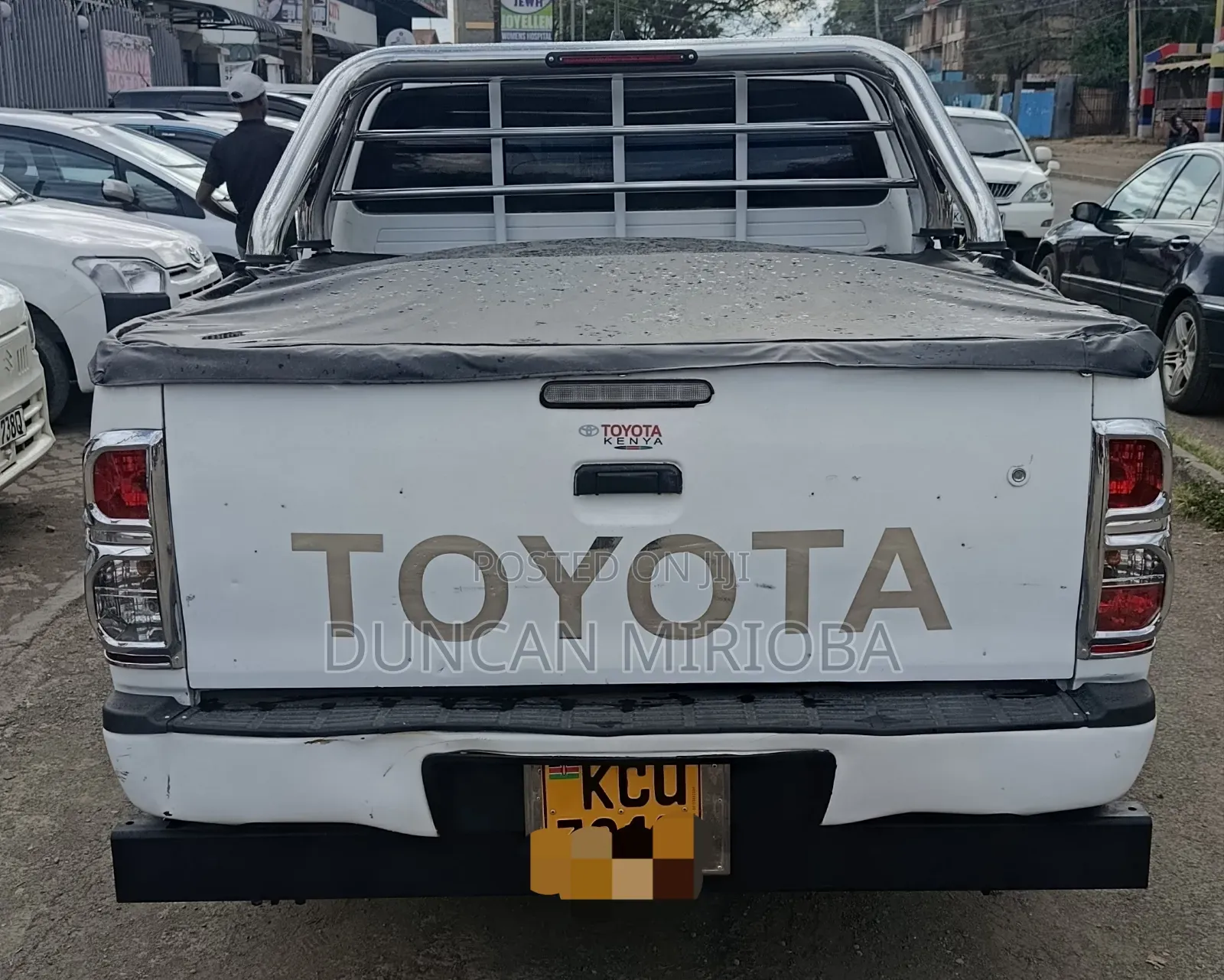 Toyota Hilux 2012 White