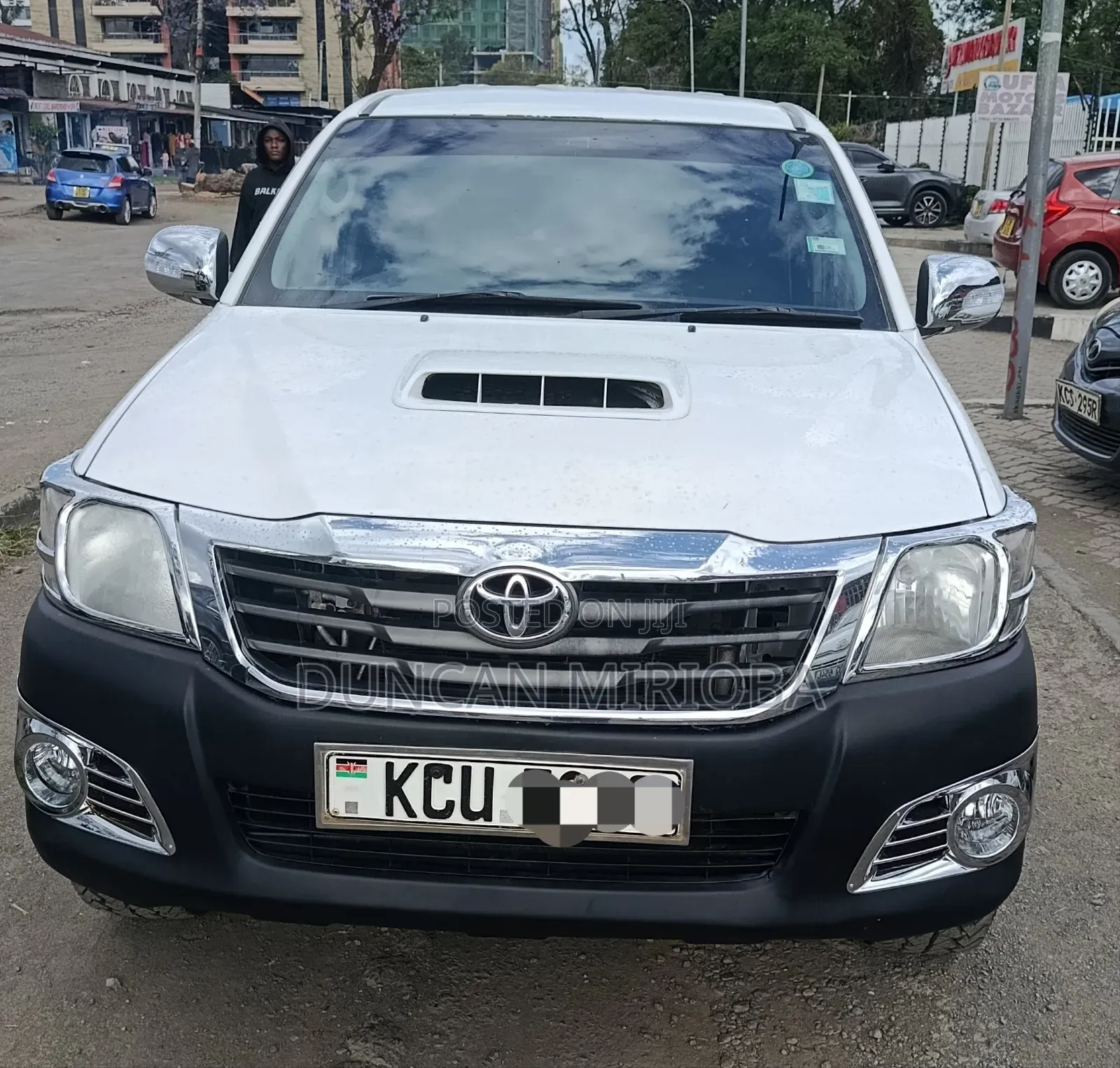 Toyota Hilux 2012 White