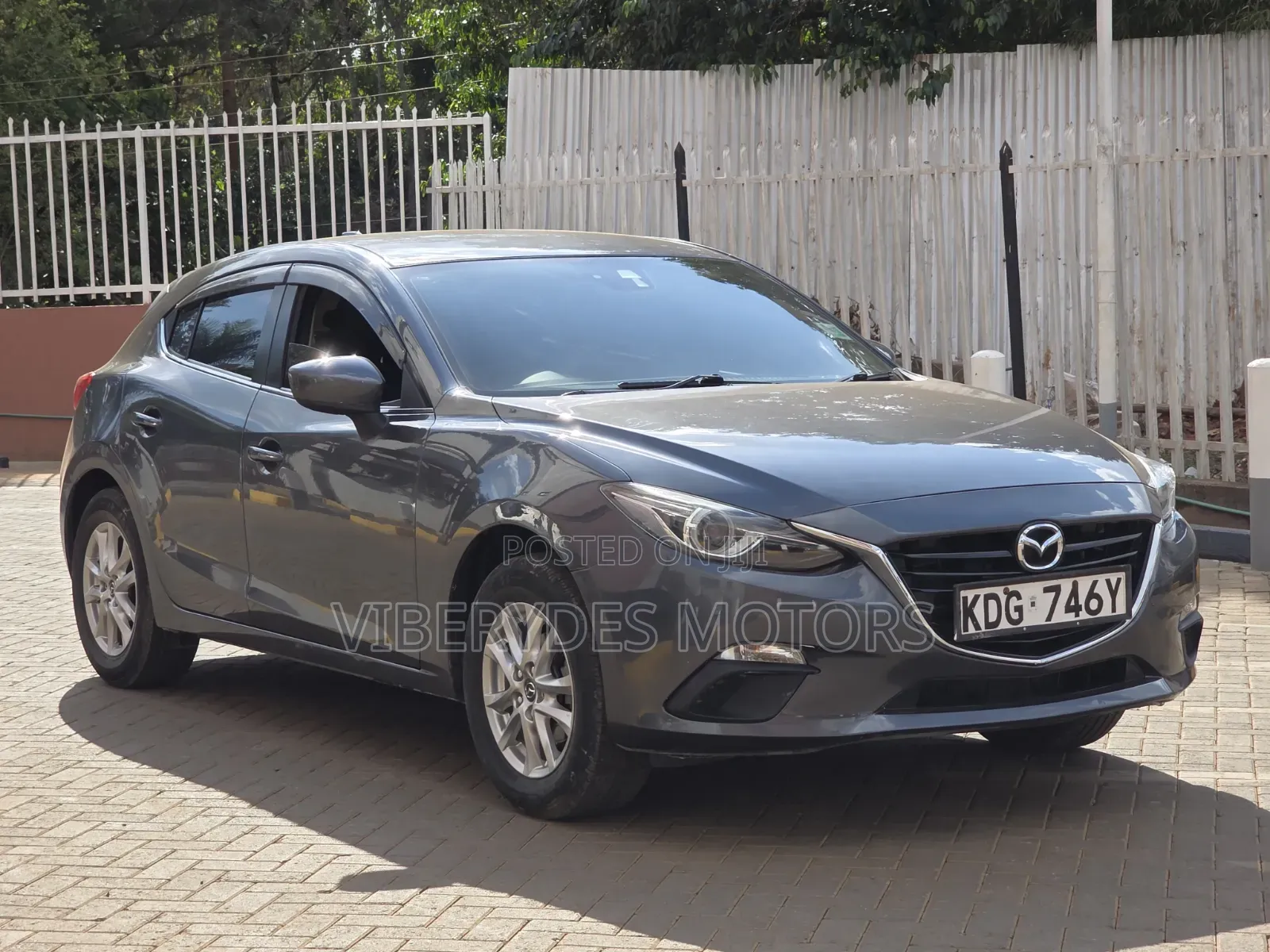 Mazda Axela SV Premium 2014 Gray