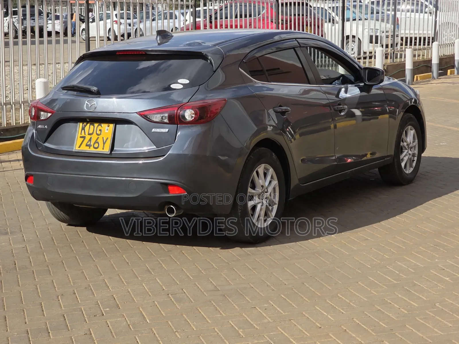 Mazda Axela SV Premium 2014 Gray
