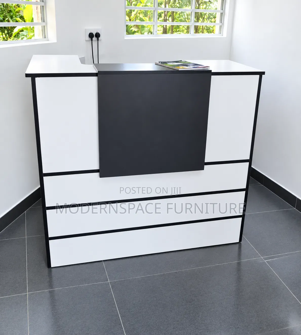 1mtr Modern Reception Desk – Stylish Office Counter