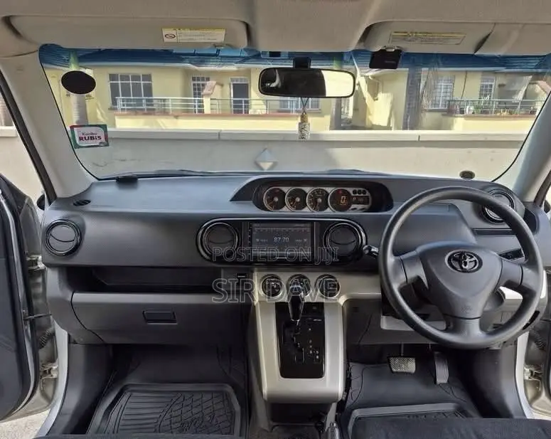 Toyota Corolla Rumion Hatchback 1.5 FWD 2008 Silver