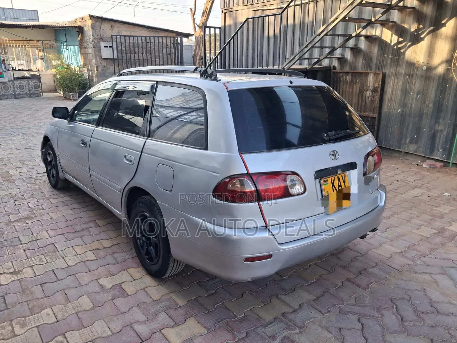 Toyota Caldina 2000 Silver