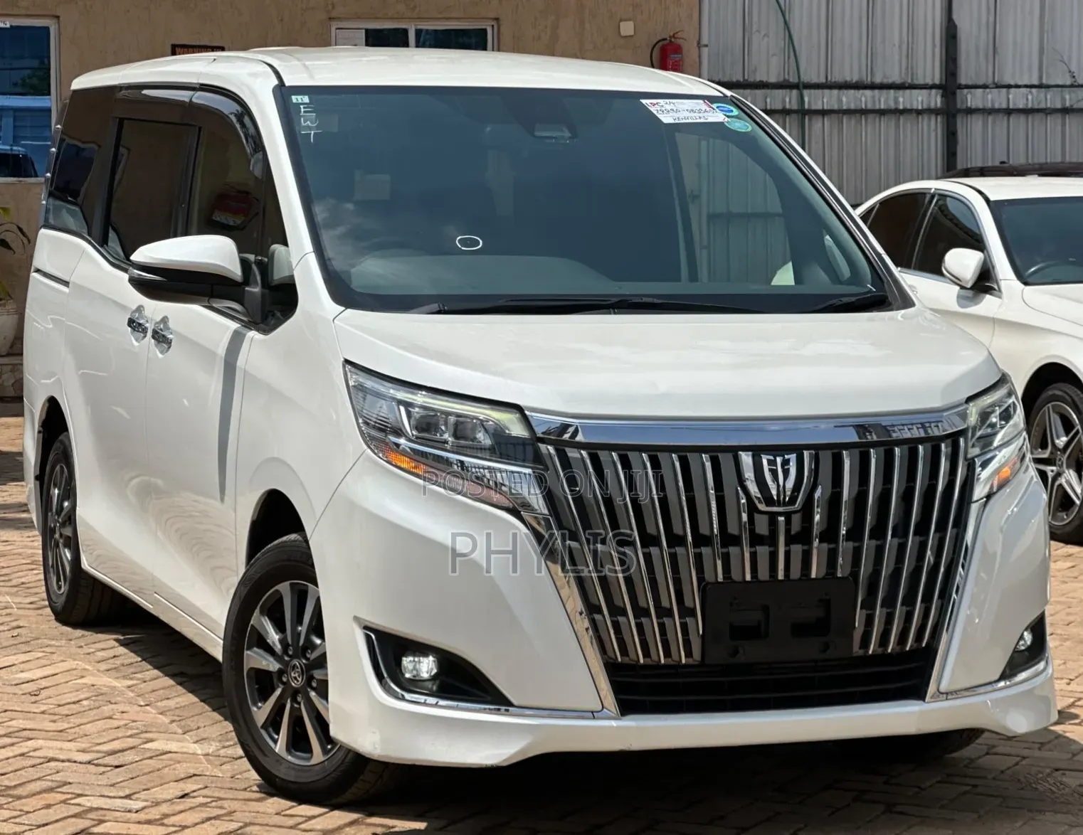 Toyota Esquire 2.0 FWD (8 seater) 2019 White
