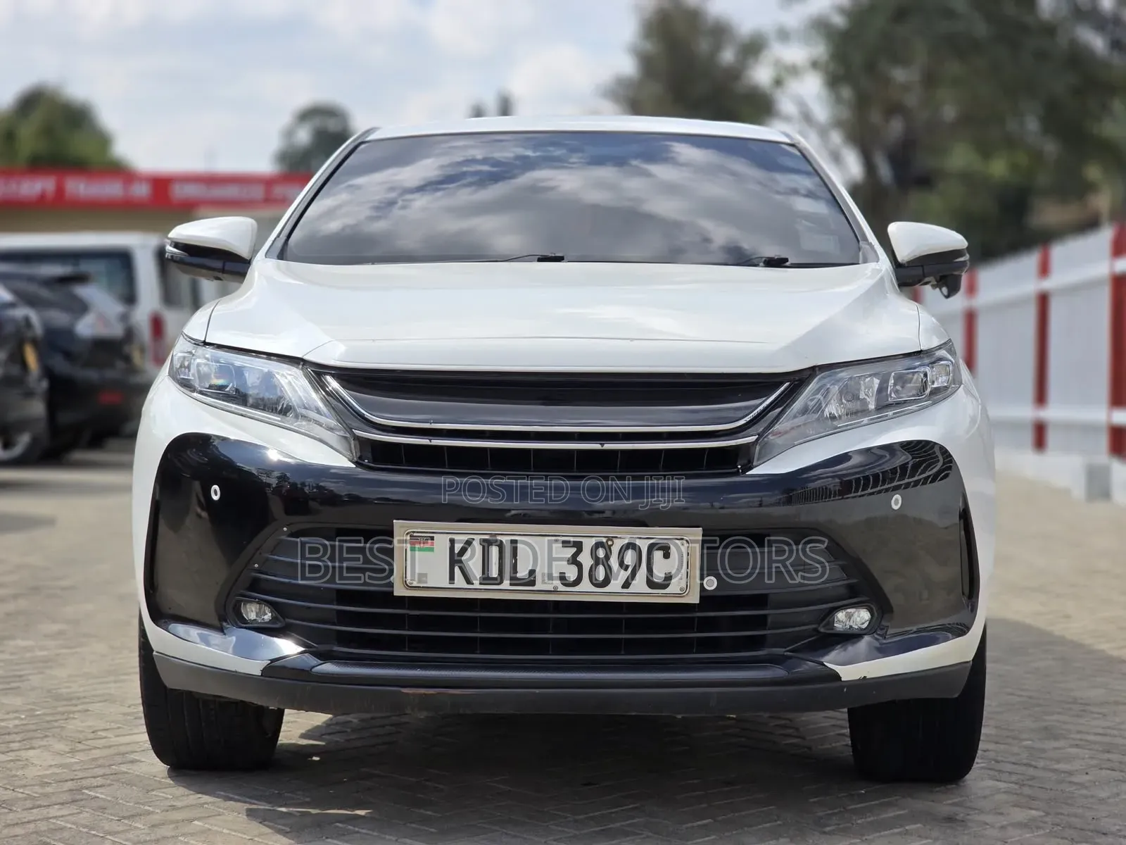 Toyota Harrier 2.0 2016 Pearl