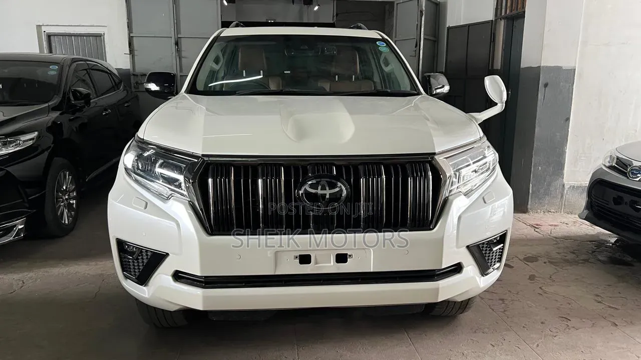 Toyota Land Cruiser Prado 2021 White