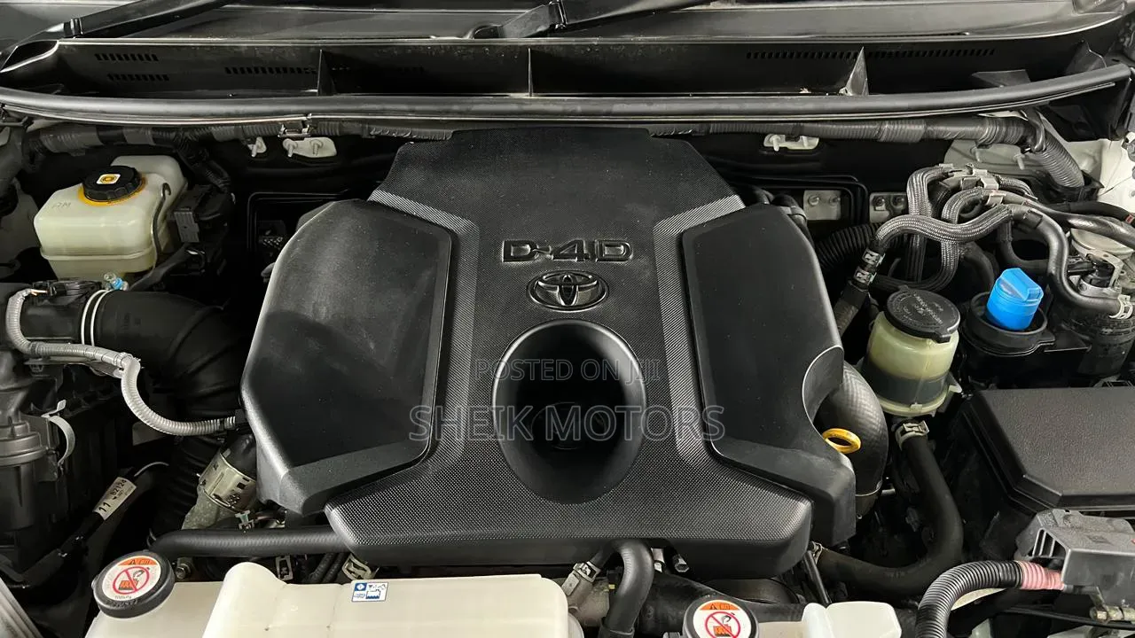 Toyota Land Cruiser Prado 2021 White