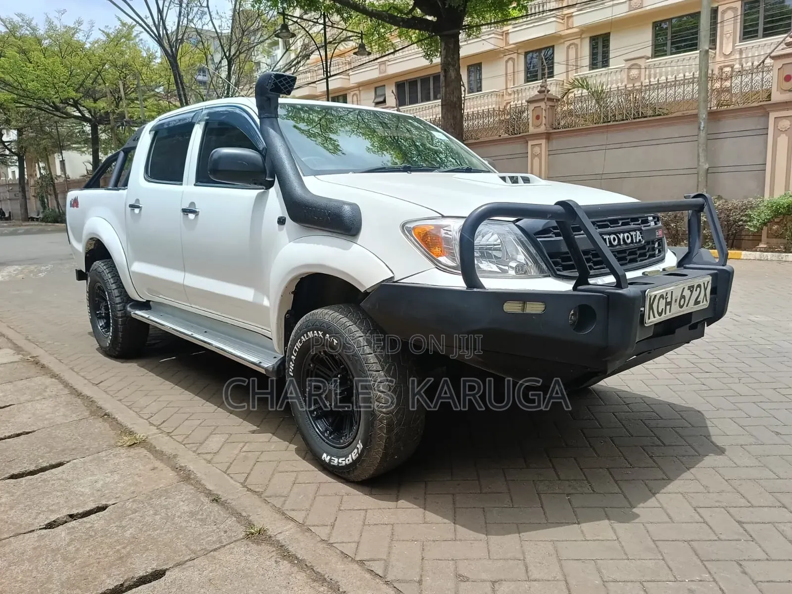 Toyota Hilux 2011 White