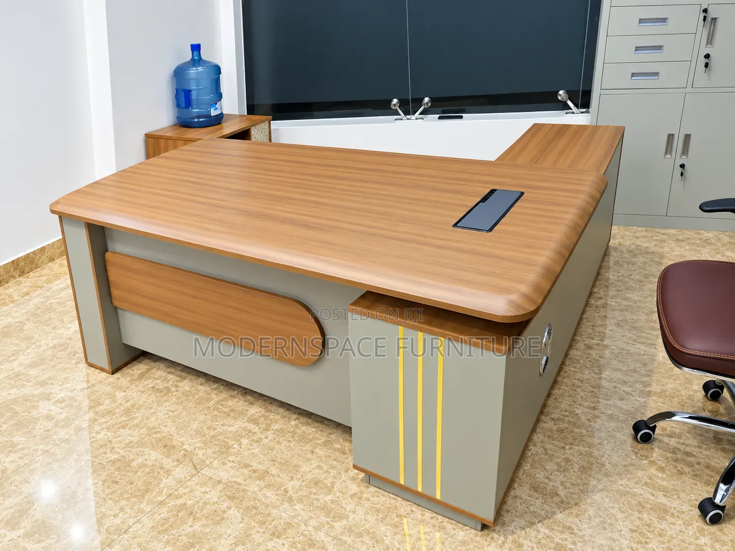 Modern Brown Office Desk – Executive Workstation