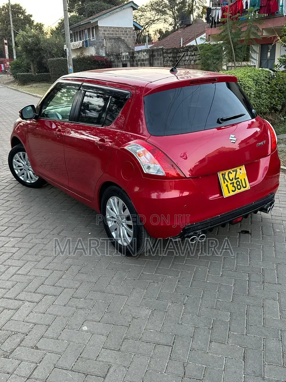 Suzuki Swift 2012 Red