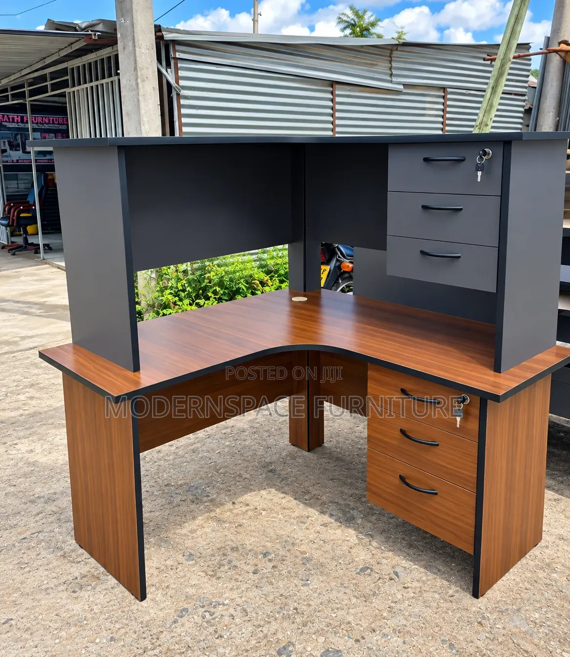 Modern L-Shaped Executive Office Desk With Drawers