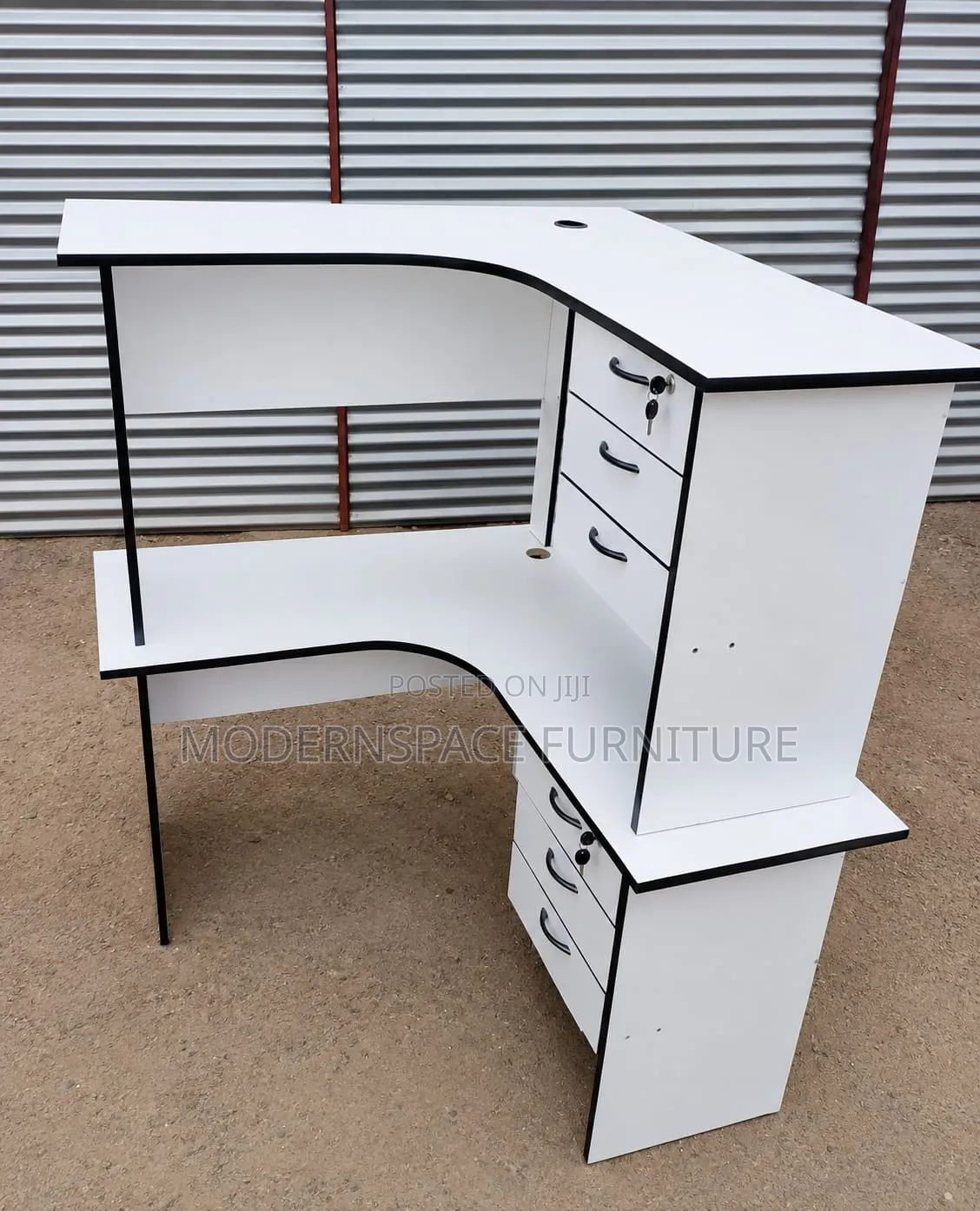 Modern L-Shaped Executive Office Desk With Drawers