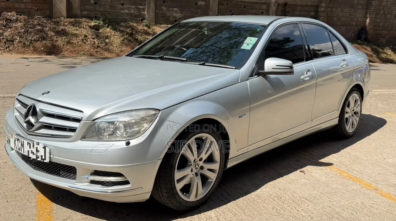 Mercedes-Benz C200 2010 Silver
