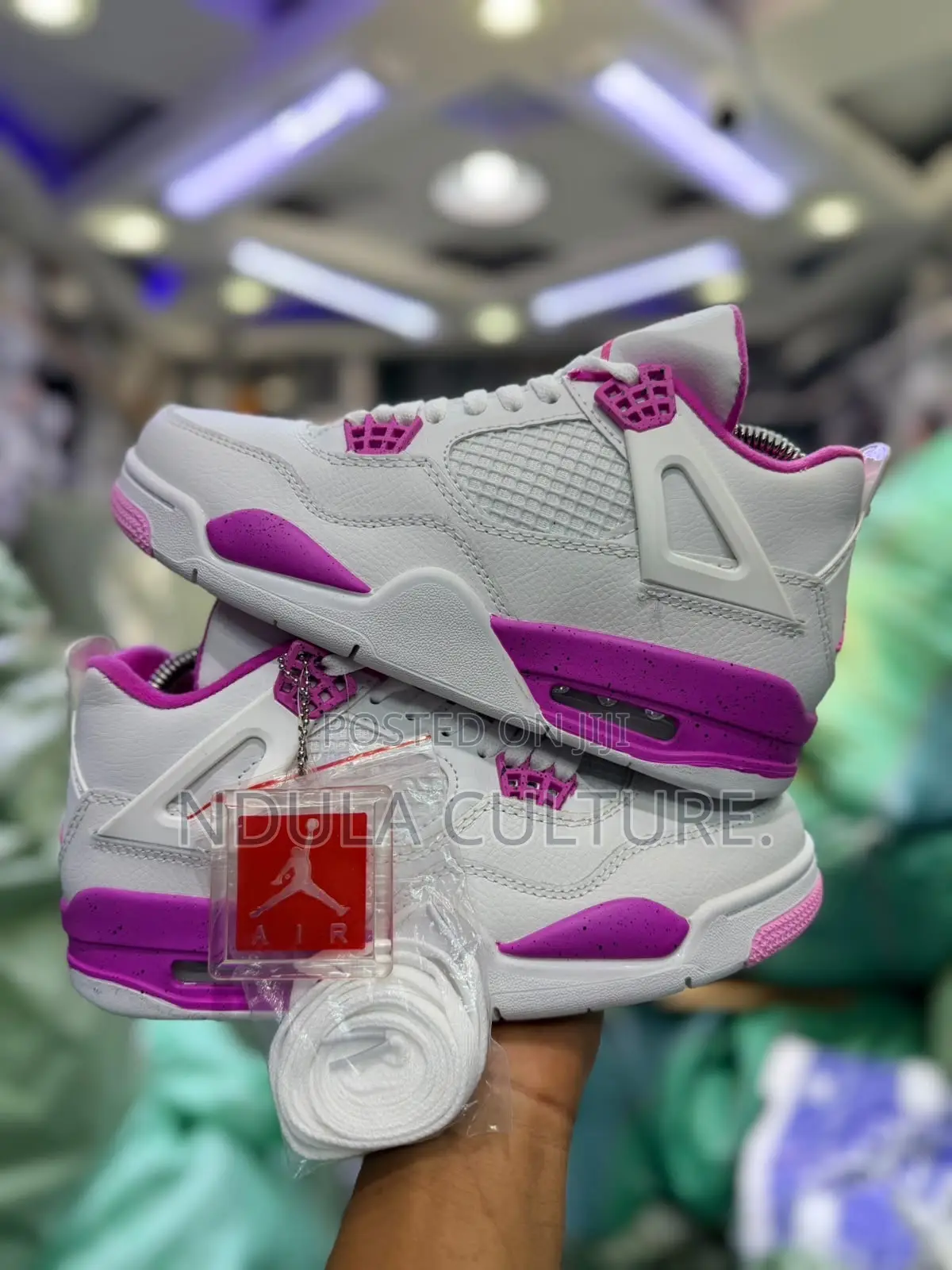Air Jordan 4 Hyper Violet Colourway