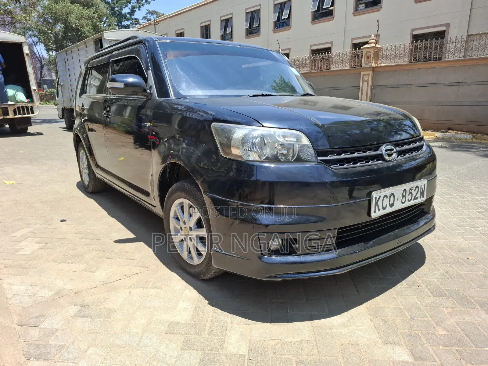 Toyota Corolla Rumion Hatchback 1.5 FWD 2011 Black