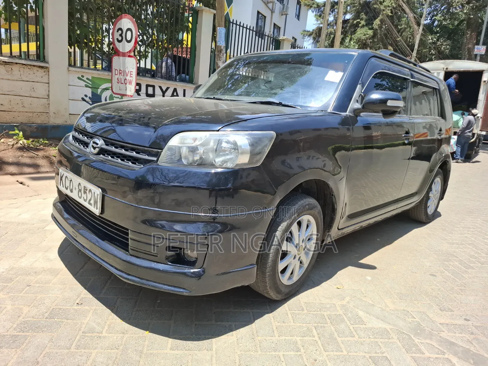 Toyota Corolla Rumion Hatchback 1.5 FWD 2011 Black