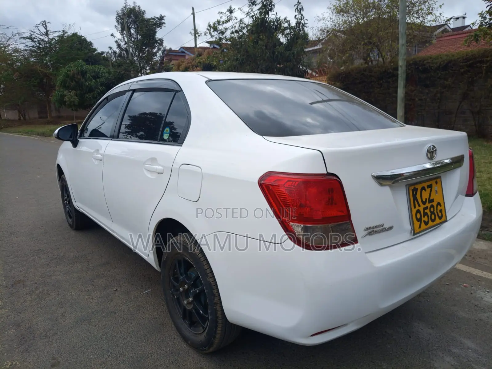 Toyota Axio 2013
