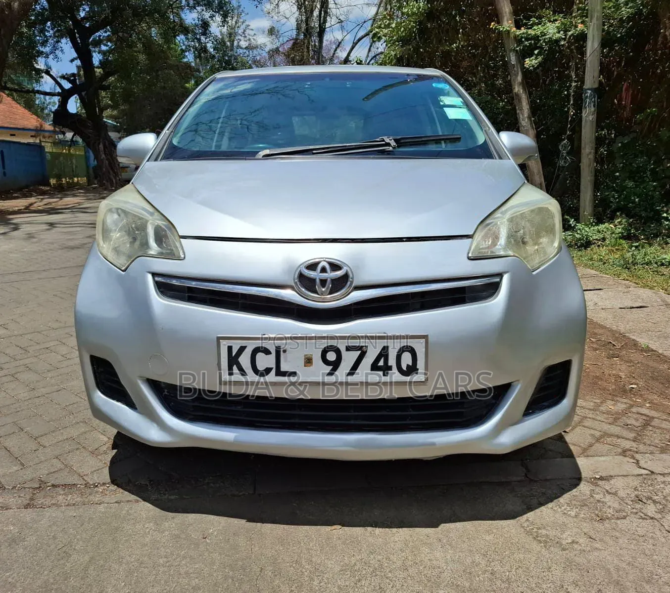 Toyota Ractis 2011 Silver