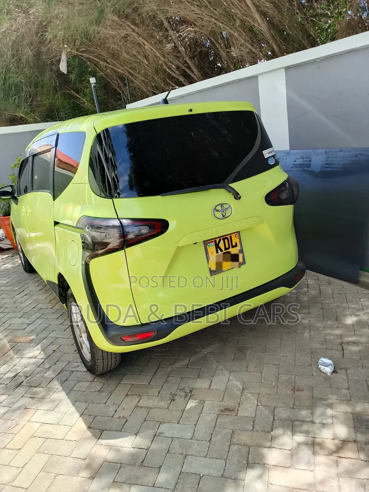 Toyota Ractis 2016 Green