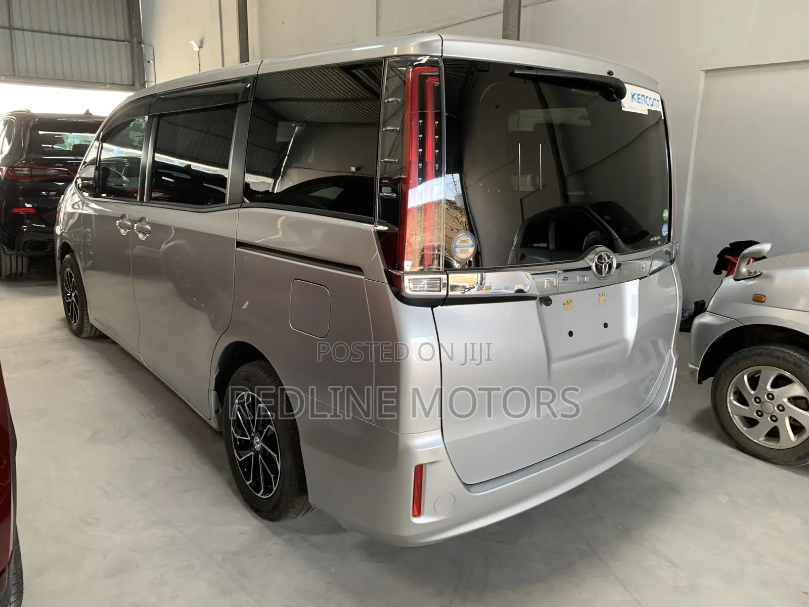 Toyota Noah 2.0 AWD (7 Seater) 2019 Ivory