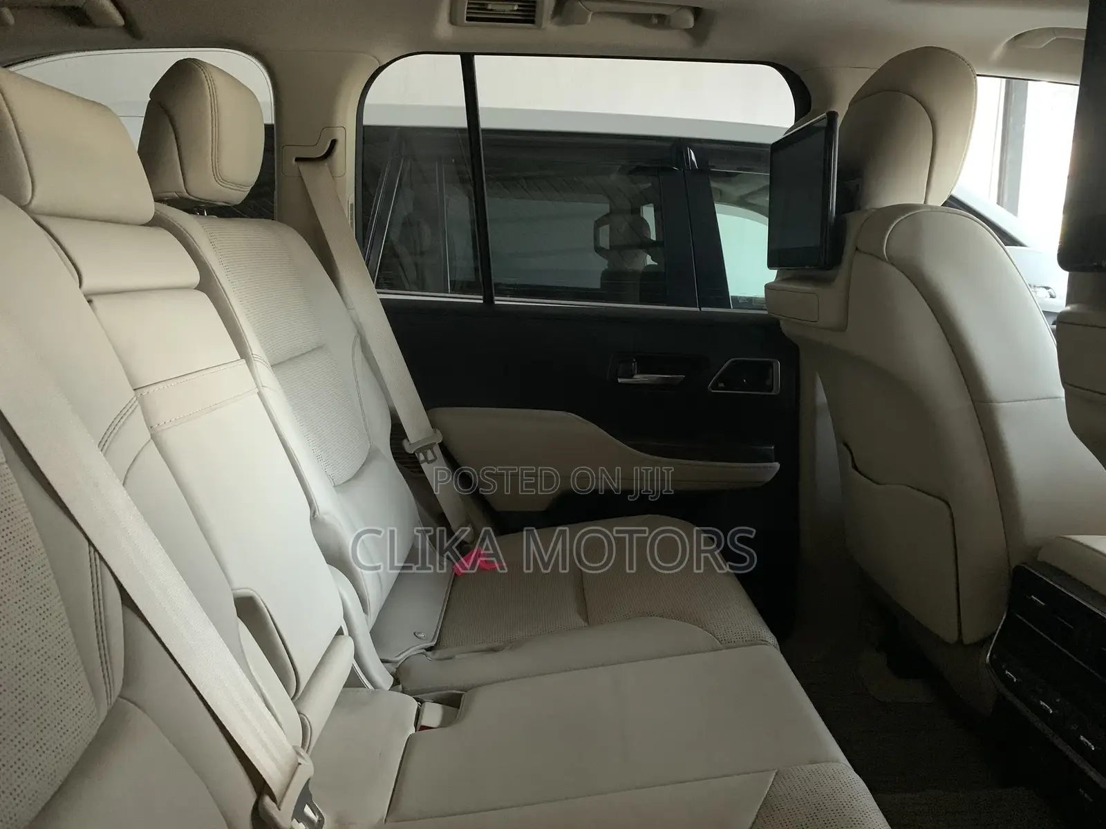 Toyota Land Cruiser LC300 2024 Matt Black