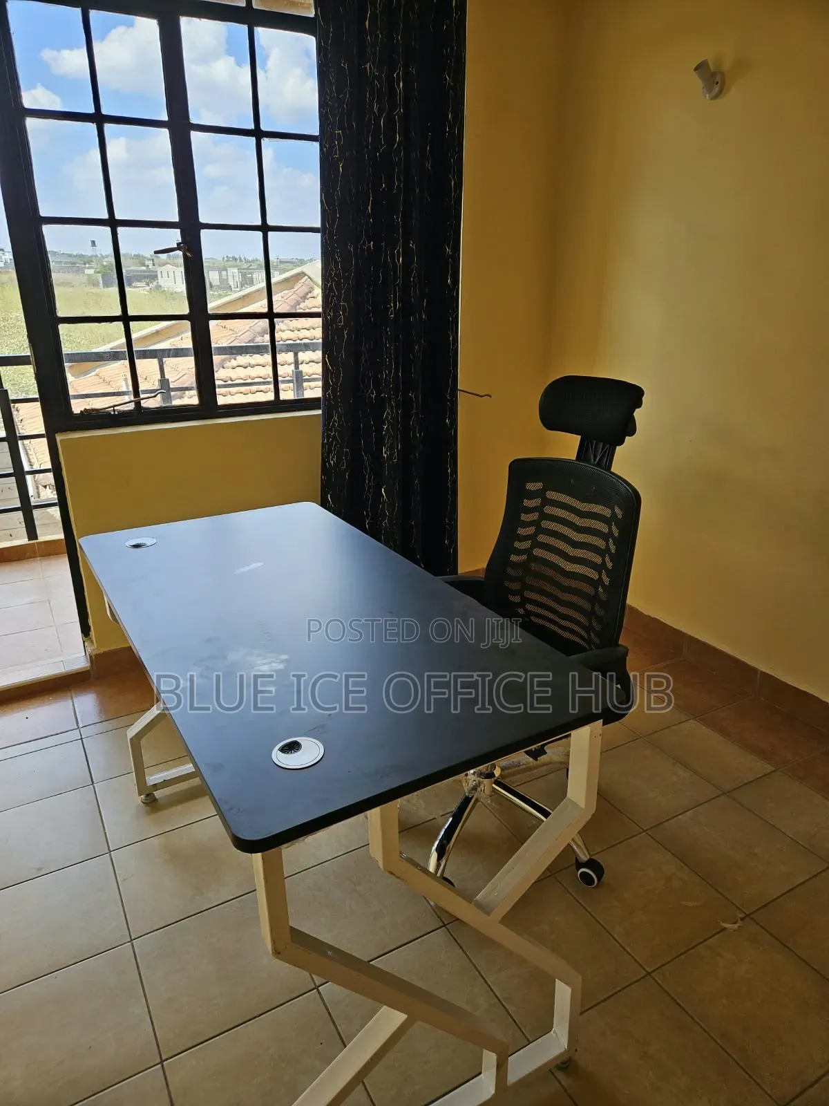 Modern Office ExecutiveTable – Black White