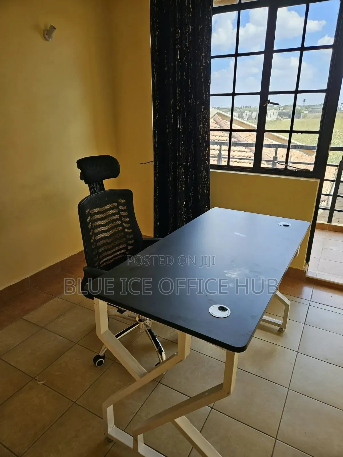 Modern Office ExecutiveTable – Black White