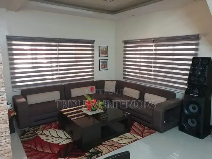 Horizontal Roller Blinds – Modern Elegant