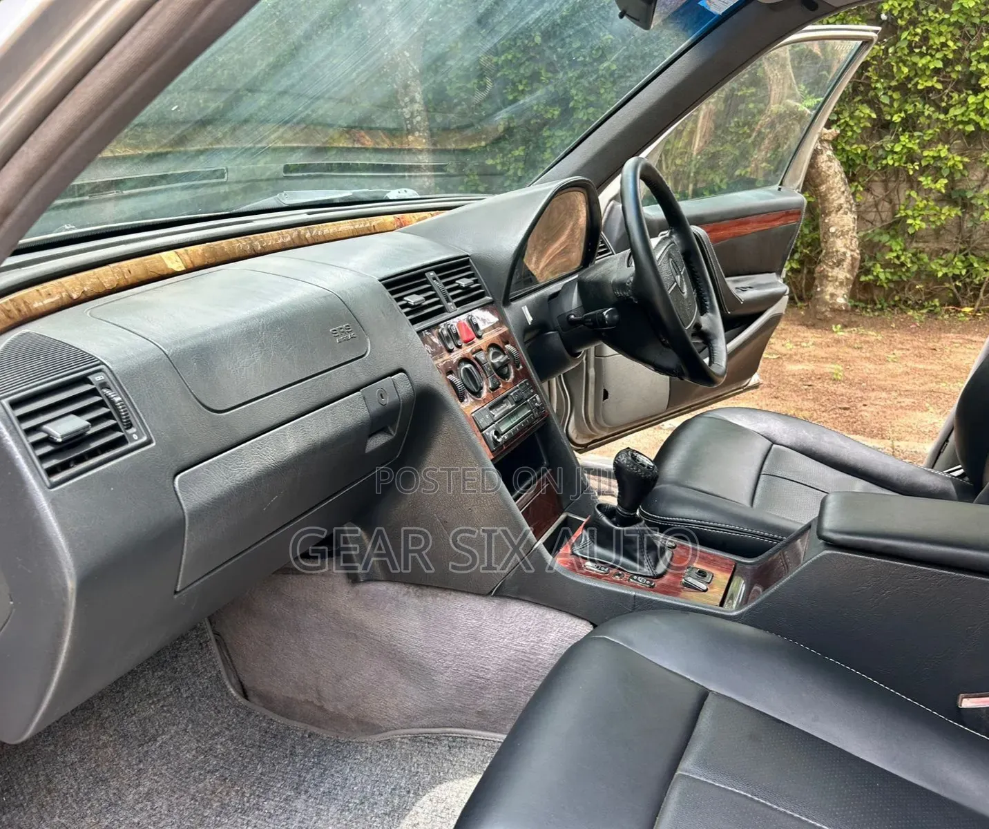 Mercedes-Benz E200 1998 Silver