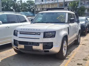 Land Rover Defender X-Dynamic SE 2023 White