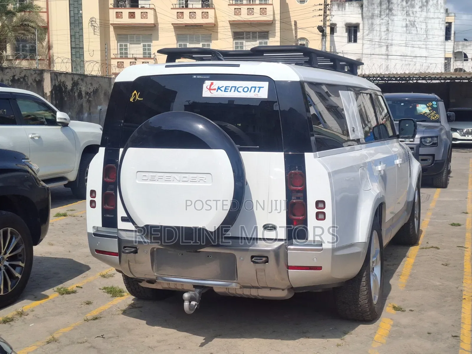 Land Rover Defender X-Dynamic SE 2023 White