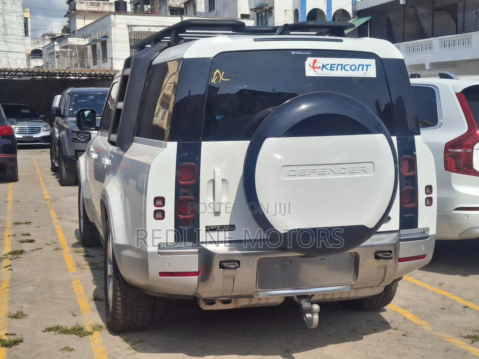Land Rover Defender X-Dynamic SE 2023 White