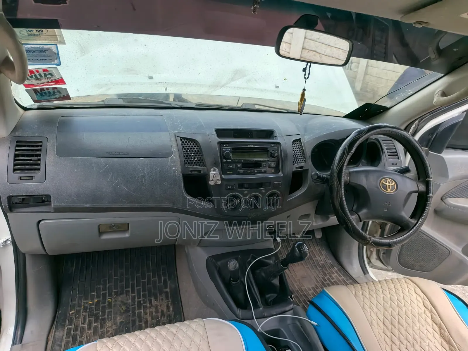 Toyota Hilux 2.5 D-4D 4X4 SRX 2009 White