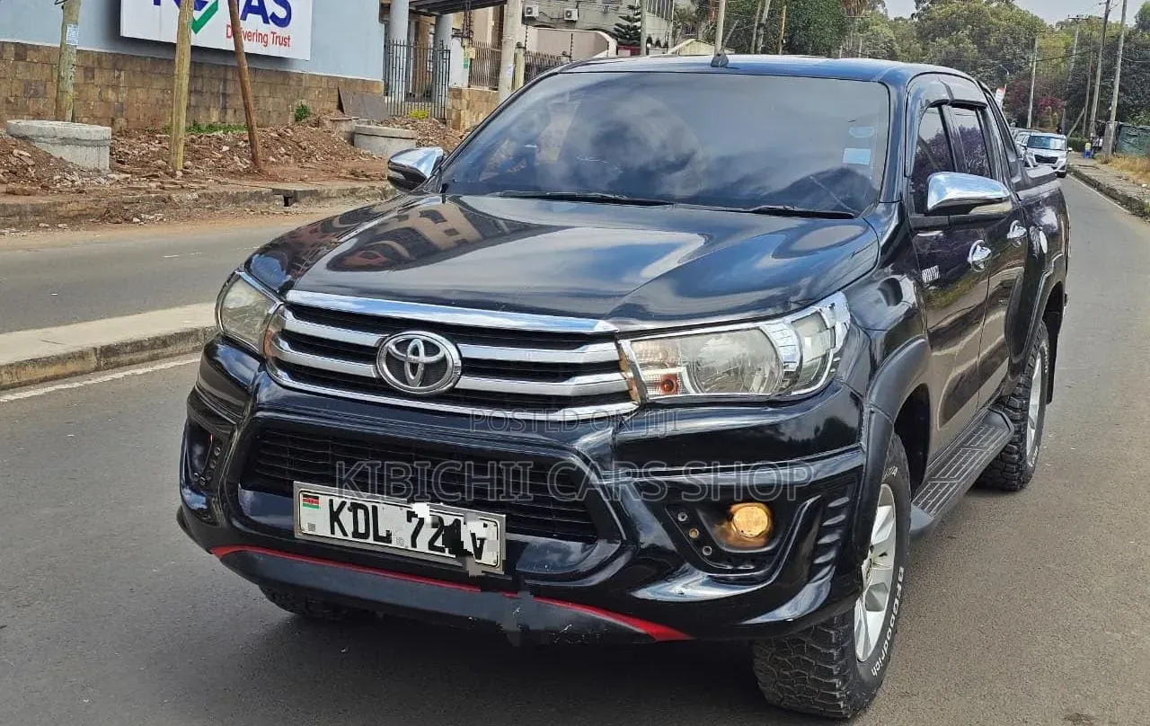 Toyota Hilux 2016 Gray