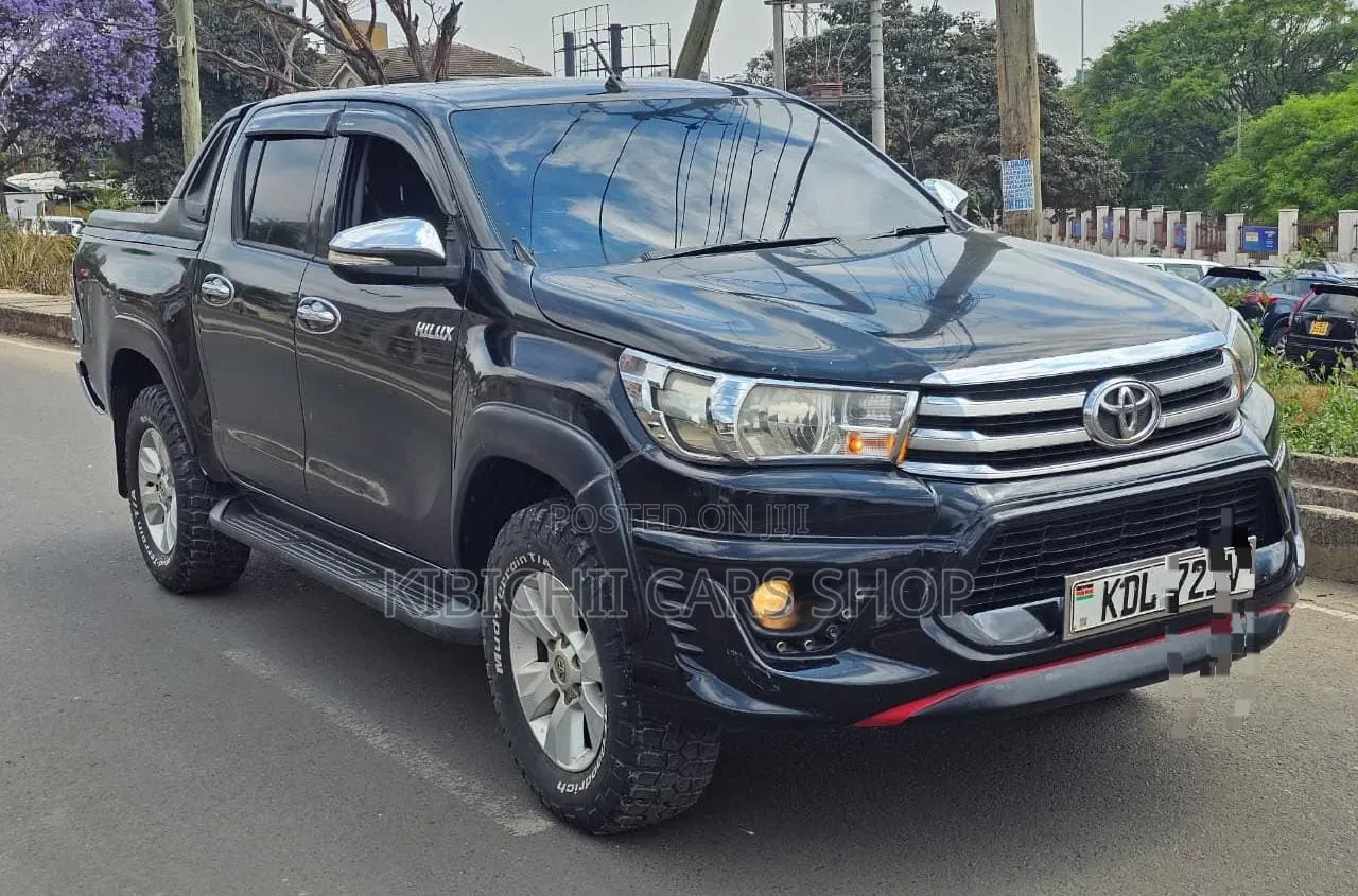 Toyota Hilux 2016 Gray