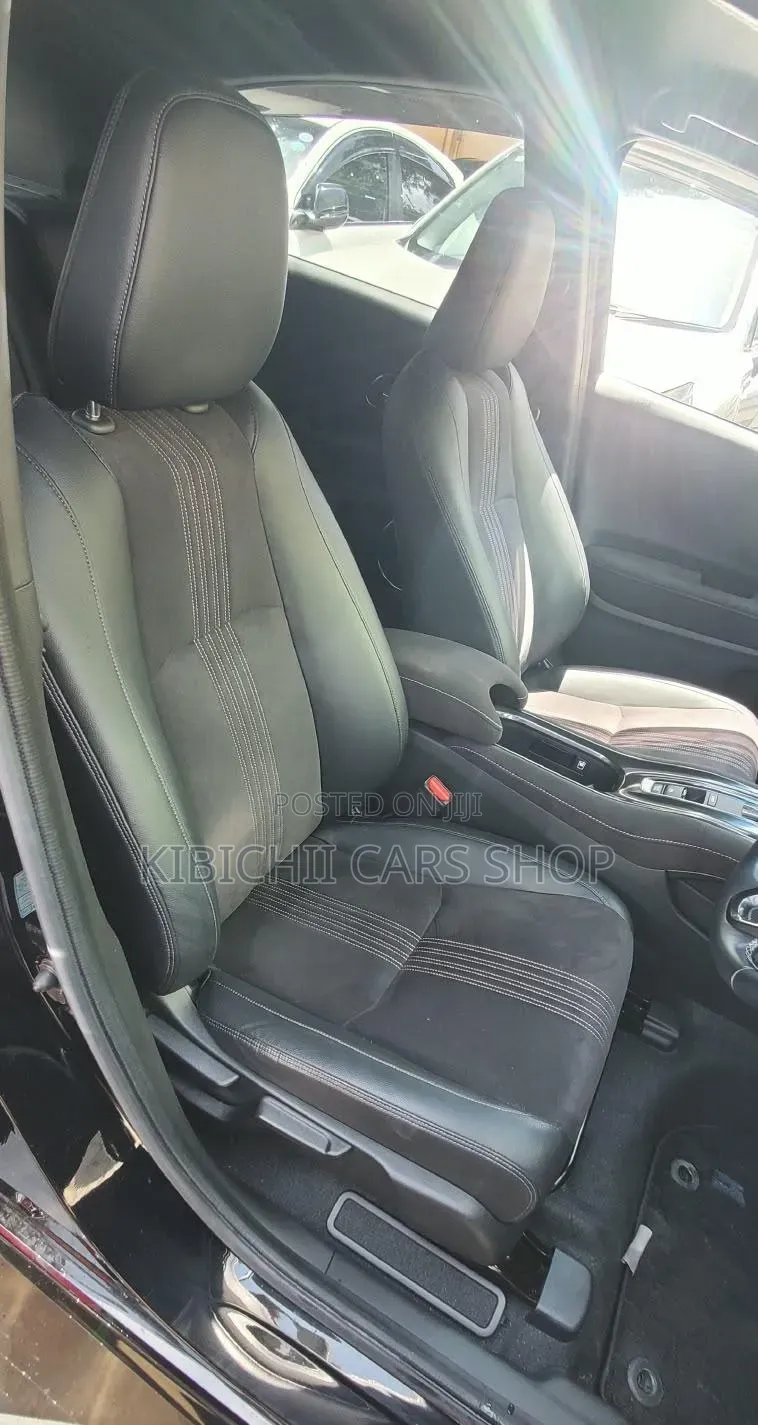 Honda Vezel 2020 Black