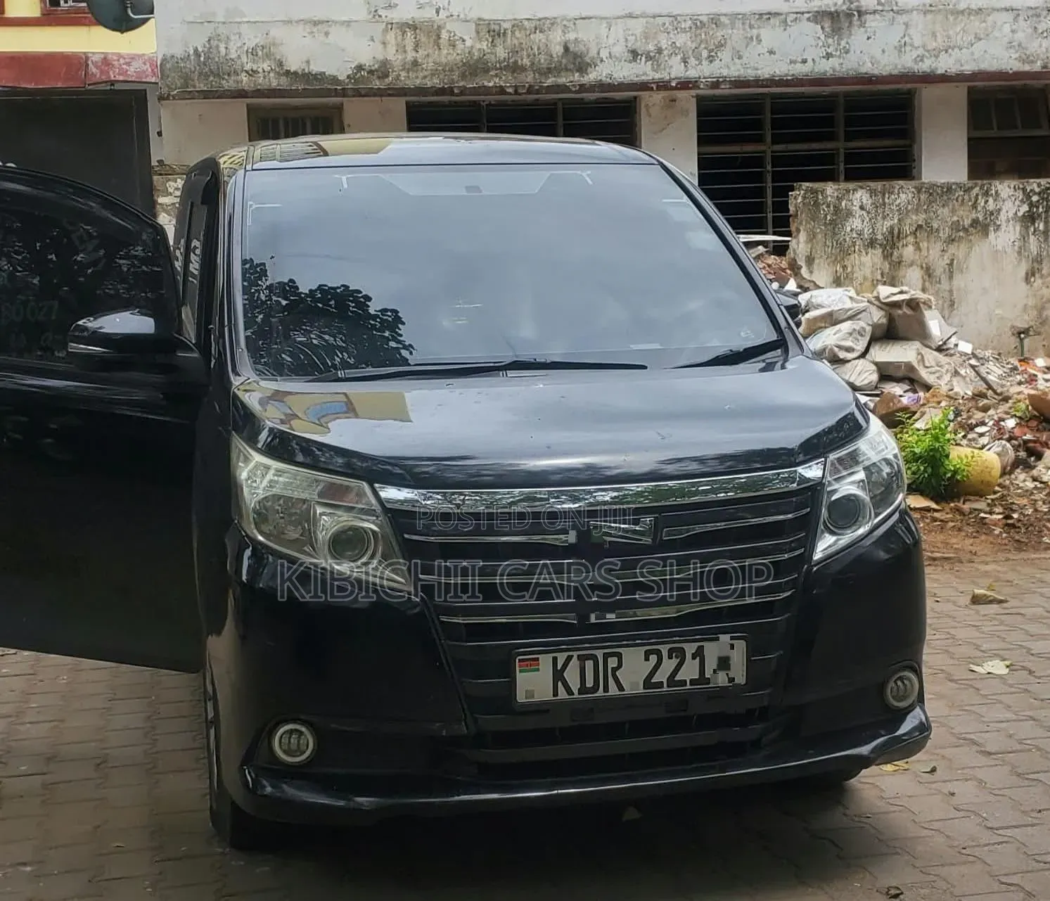 Toyota Noah 2.0 FWD (7 Seater) 2017 Black