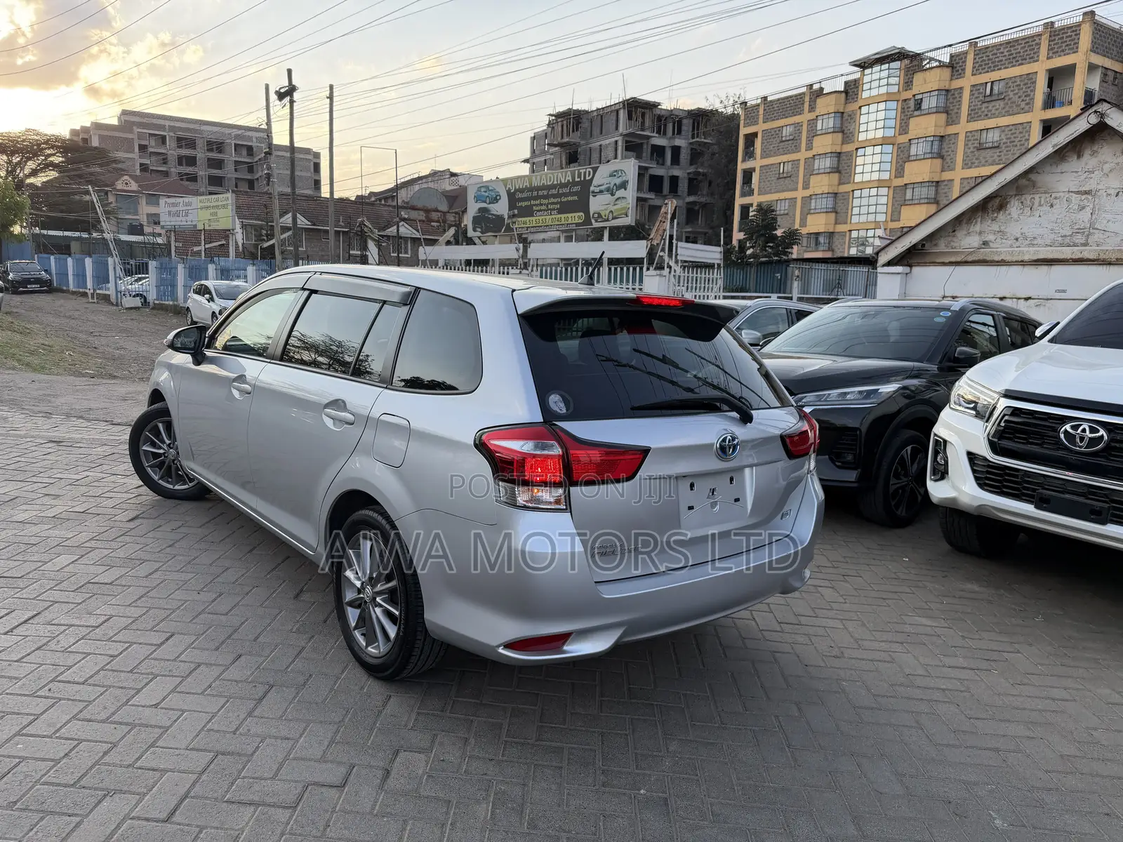 Toyota Corolla Fielder 1.5 Hybrid FWD 2021 Silver
