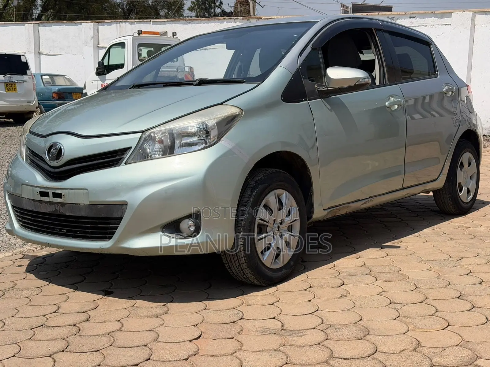 Toyota Vitz 2014