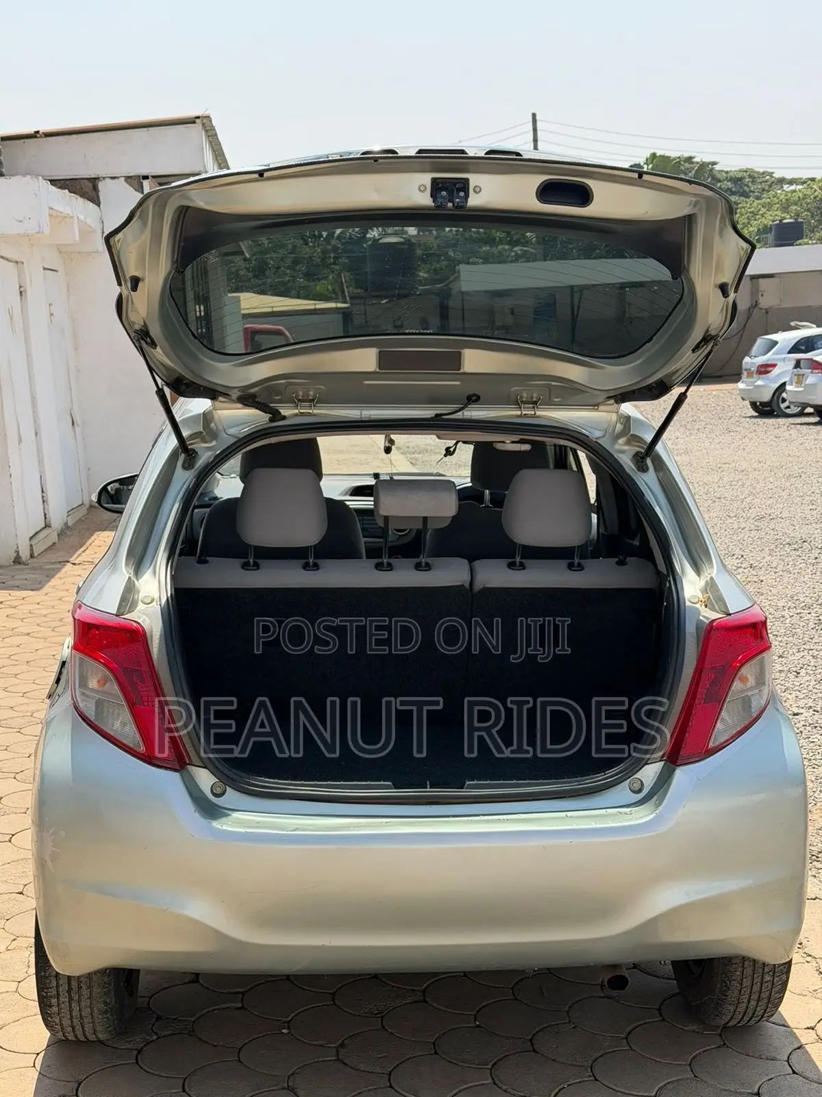 Toyota Vitz 2014